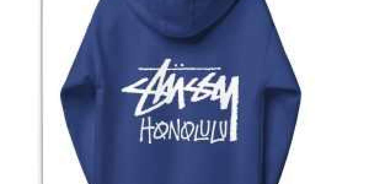 Stüssy Defines Streetwear with Iconic Graphics and Laid-Back Style
