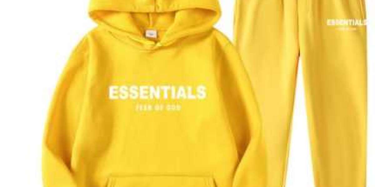 The Essentialhoodie: Redefining Cozy Wear for Modern Urban Life
